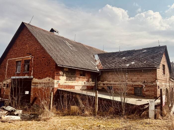 Prodej zemědělské usedlosti 850 m² — Lomnice nad Popelkou, Liberecký kraj