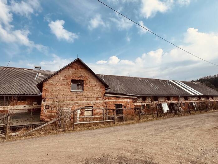 Prodej zemědělské usedlosti 850 m² — Lomnice nad Popelkou, Liberecký kraj
