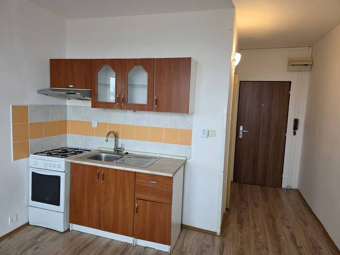 Pronájem bytu 1+1, 35 m² — Kyjická, Chomutov