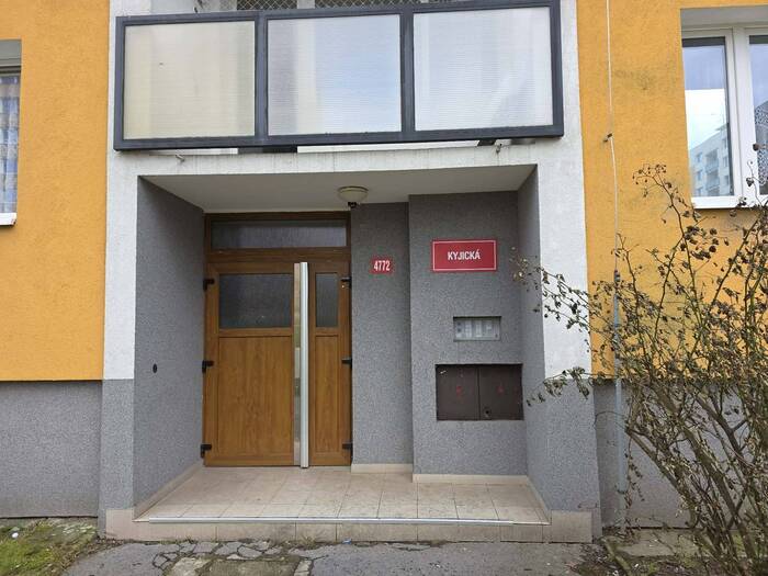 Pronájem bytu 1+1, 35 m² — Kyjická, Chomutov
