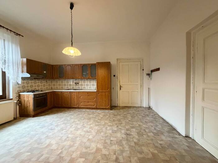 Prodej rodinného domu 200 m² — Legionářská, Chomutov