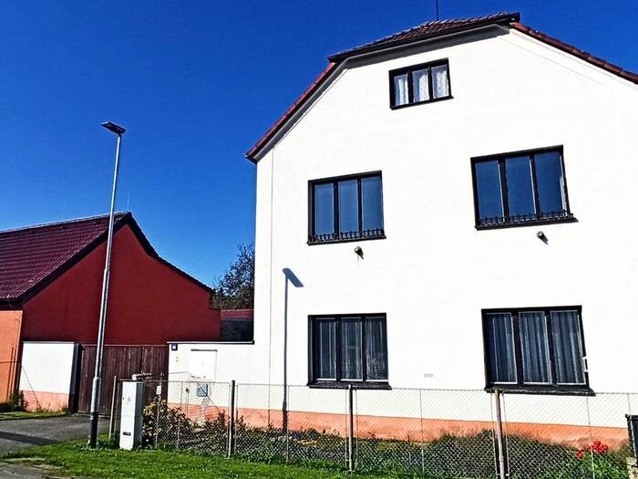 Prodej rodinného domu 155 m², pozemek 873 m² — Zastávka-Pod Tratí, České Budějovice