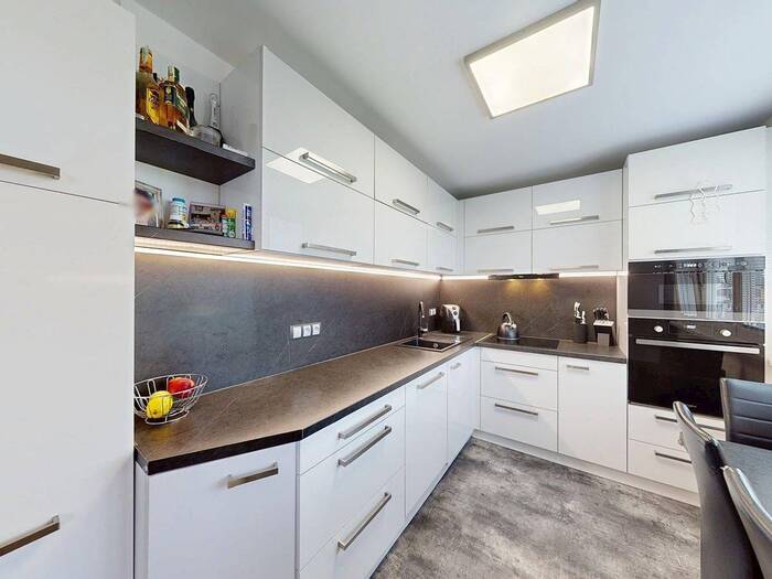 Prodej bytu 2+1, 55 m² — Bezděkovská, Strakonice