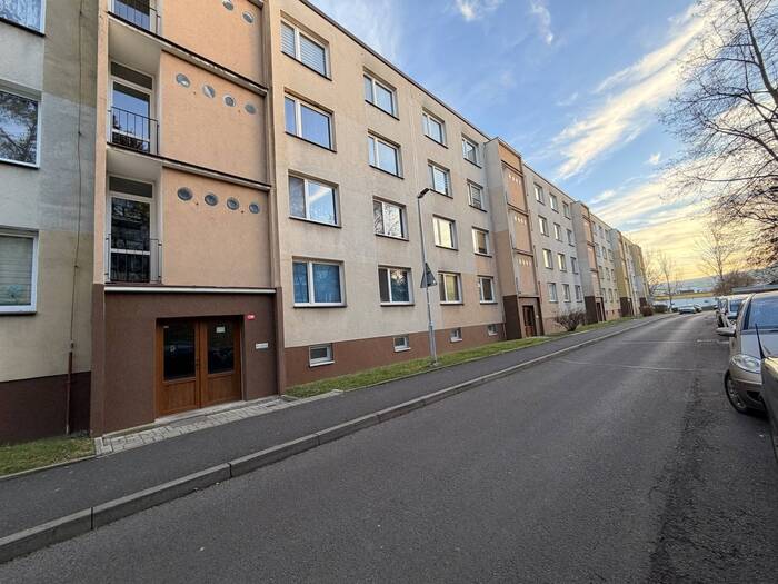 Prodej bytu 4+1, 78 m² — Husova, Chomutov