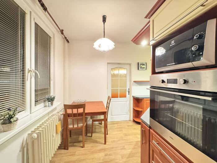Prodej bytu 4+1, 78 m² — Husova, Chomutov