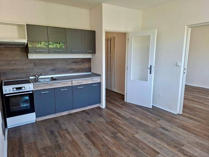 Pronájem bytu 1+1, 36 m² — Nálepkova, Děčín