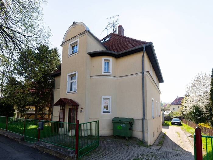 Prodej rodinného domu 381 m², pozemek 516 m² — Škroupova, Chomutov