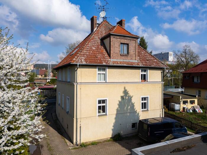 Prodej rodinného domu 381 m², pozemek 516 m² — Škroupova, Chomutov
