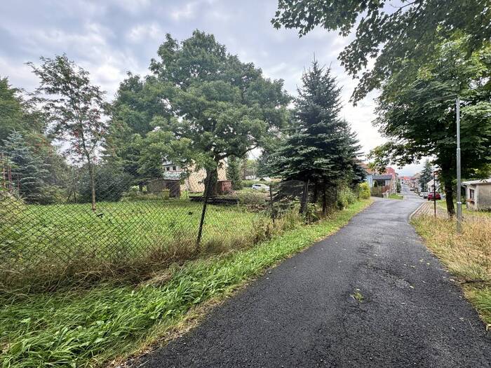 Prodej pozemku pro bydlení 996 m² — Výsluní, Ústecký kraj