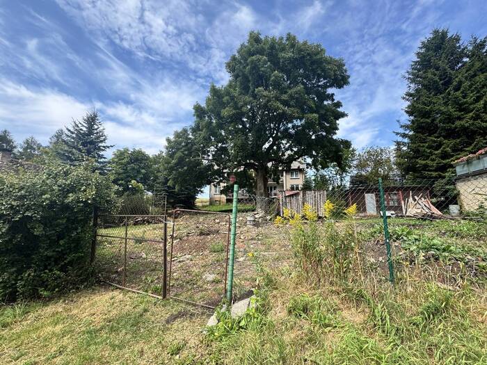 Prodej pozemku pro bydlení 996 m² — Výsluní, Ústecký kraj