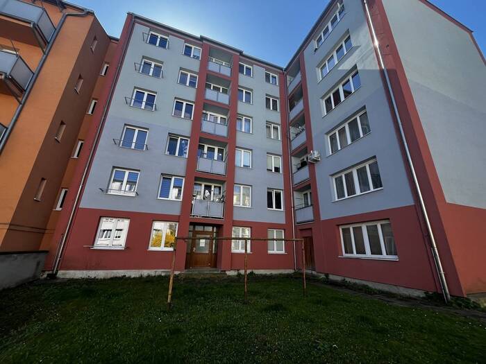 Prodej bytu 1+kk, 31 m² — Michalovická, Předměstí, Ústecký kraj