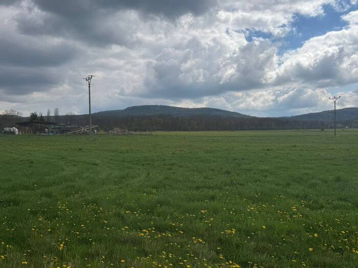 Prodej pozemku pro bydlení 640 m² — Hostomice, Středočeský kraj