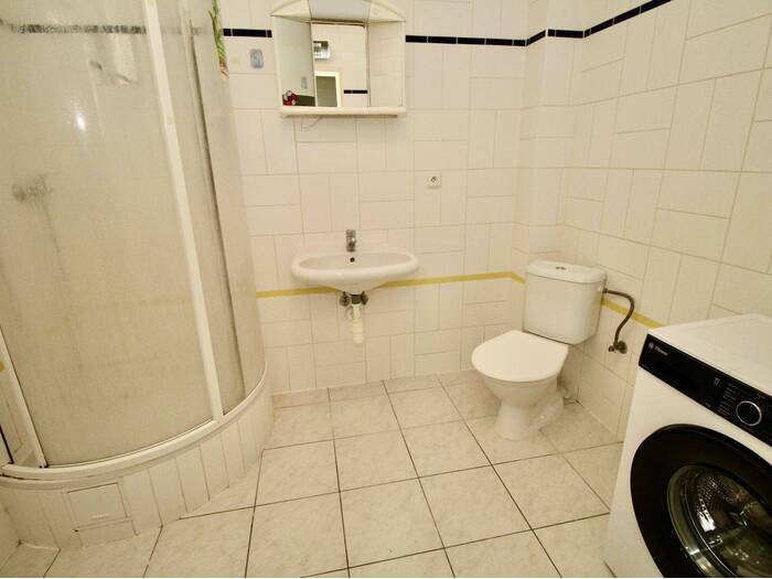 Pronájem bytu 1+kk, 33 m² — 101, 185680