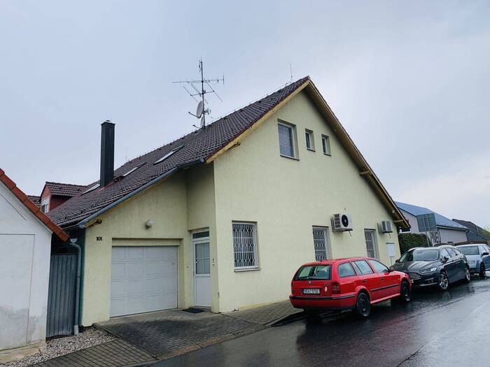 Pronájem bytu 1+kk, 33 m² — 101, 185680