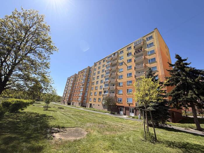 Prodej bytu 4+1, 76 m² — Na Borku, Chomutov