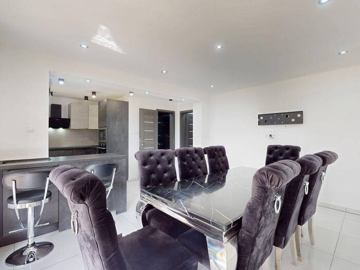 Prodej rodinného domu 245 m² — Na Zahradách, České Budějovice