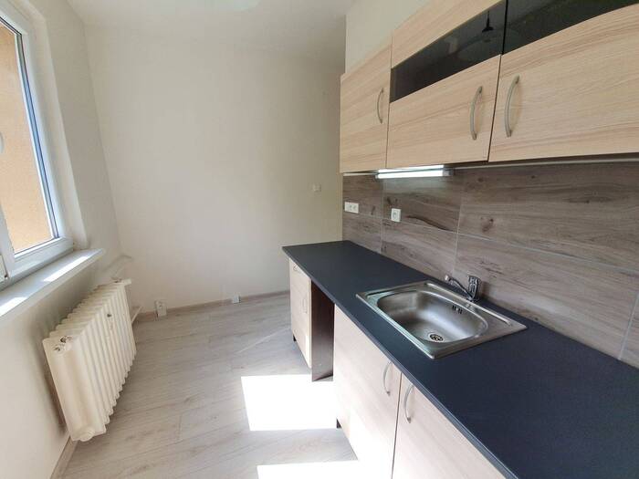 Pronájem bytu 2+1, 55 m² — Václavská, 407887