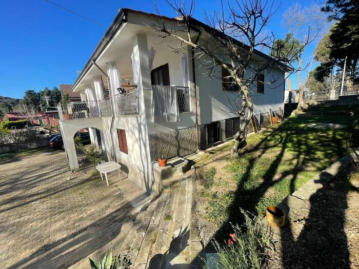 Prodej vily 300 m² — Rossano