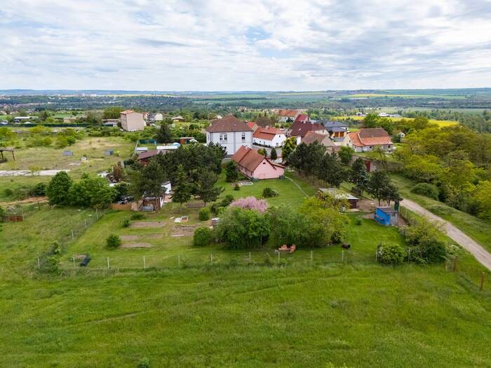 Prodej pozemku pro bydlení 1318 m² — 17, Louny
