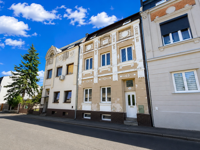 Prodej rodinného domu 220 m² — Mostecká, Chomutov