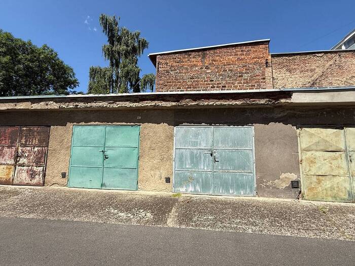 Pronájem garáže 20 m² — Zdeňka Štěpánka, Chomutov