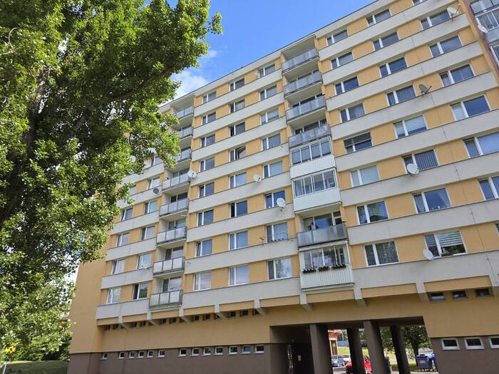 Pronájem bytu 1+kk, 22 m² — Bezručova, Chomutov