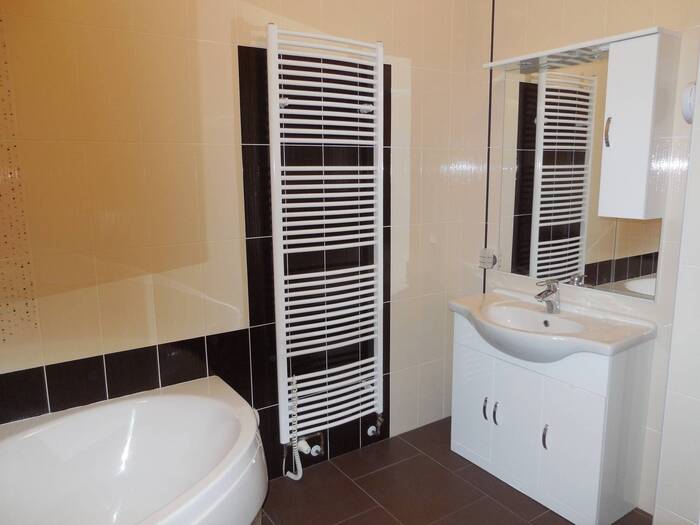 Pronájem bytu 2+kk, 57 m² — náměstí 1. Máje, Chomutov