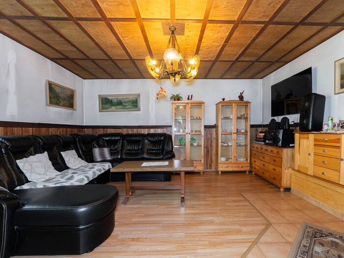 Prodej rodinného domu 320 m² — 46, Chomutov