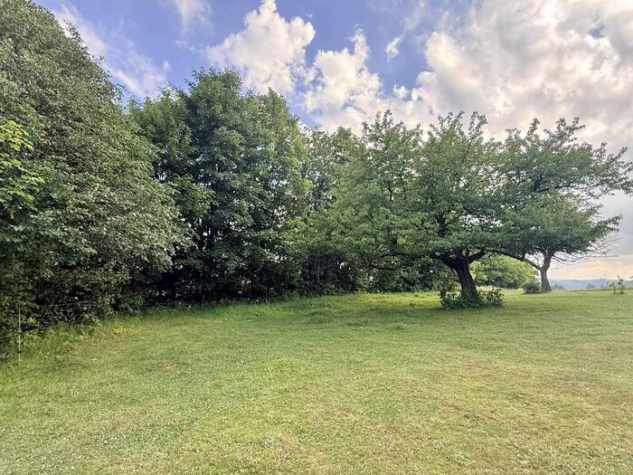 Prodej pozemku pro bydlení 1005 m² — Bečov, Ústecký kraj