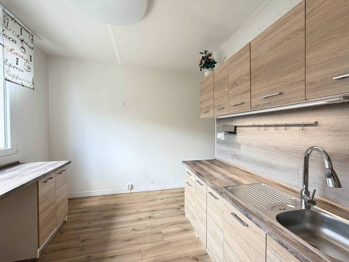 Pronájem bytu 2+1, 62 m² — Dřínovská, Chomutov
