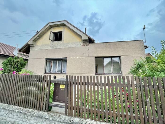 Prodej rodinného domu 175 m², pozemek 1 073 m² — 124, Hradec Králové