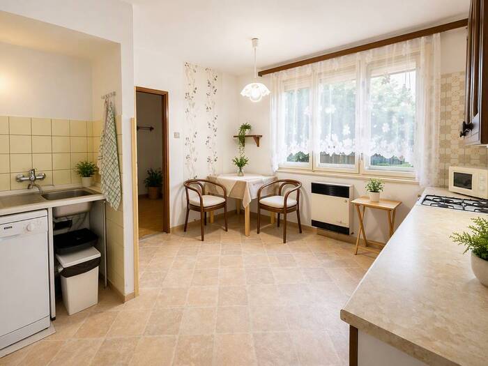 Prodej rodinného domu 175 m², pozemek 1 073 m² — 124, Hradec Králové