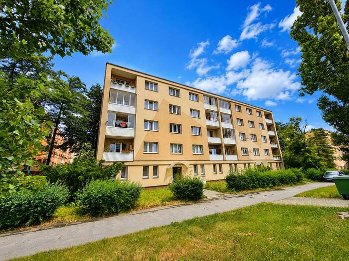 Pronájem bytu 2+1, 52 m² — Blatenská, Chomutov