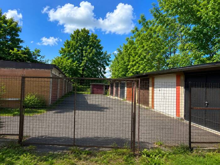 Pronájem garáže 20 m² — Dostojevského, Chomutov