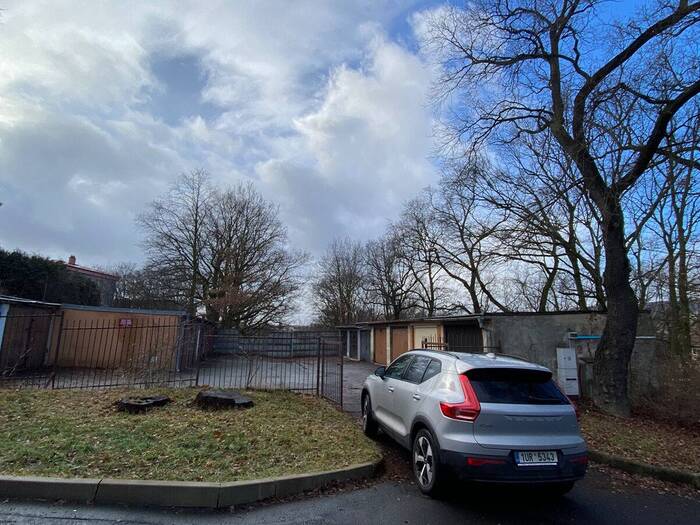 Pronájem garáže 20 m² — Dostojevského, Chomutov