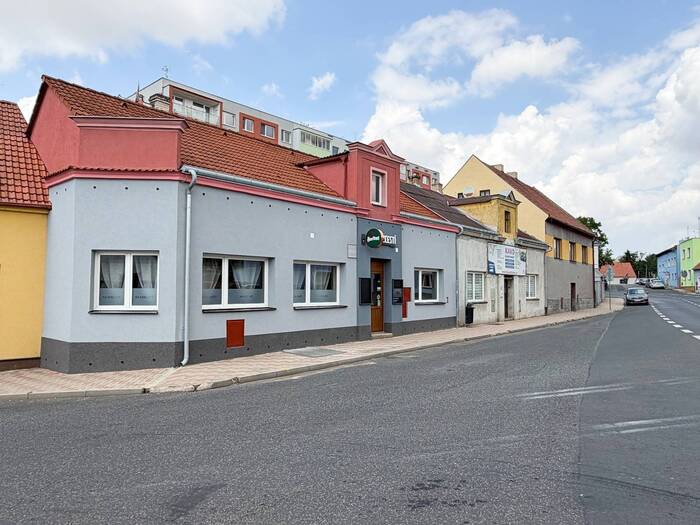 Prodej restaurace 180 m² — Valovská, Louny