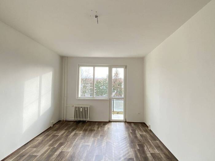 Pronájem bytu 2+1, 56 m² — Blatenská, Chomutov