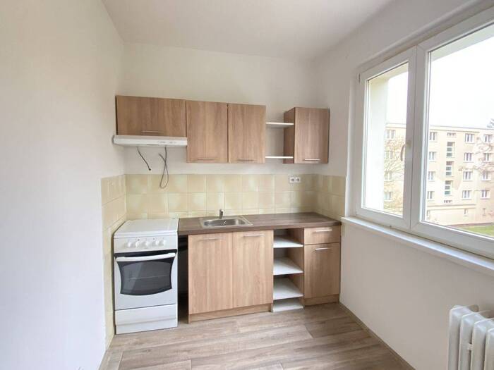 Pronájem bytu 2+1, 56 m² — Blatenská, Chomutov