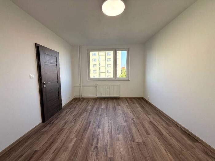Pronájem bytu 1+1, 35 m² — Kostnická, Chomutov