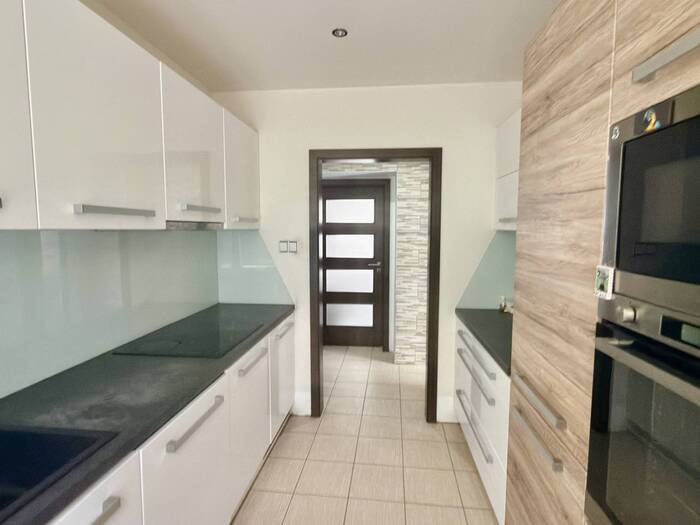 Prodej bytu 3+1, 61 m² — 111, Chomutov