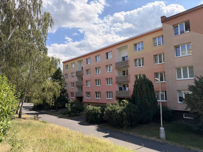 Prodej bytu 2+1, 64 m² — Pod Přivaděčem, Chomutov