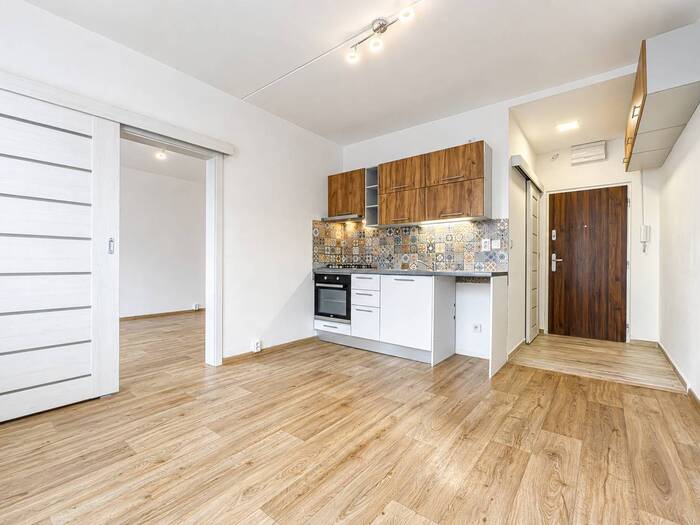 Pronájem bytu 1+1, 35 m² — Kostnická, Chomutov, Ústecký kraj