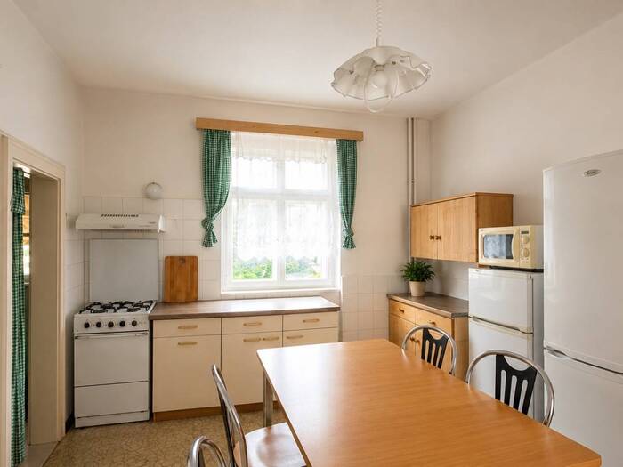 Pronájem bytu 2+kk, 60 m² — Husova, Chomutov, Ústecký kraj