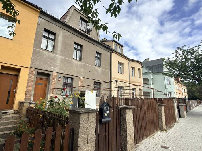 Pronájem bytu 2+kk, 60 m² — Husova, Chomutov, Ústecký kraj