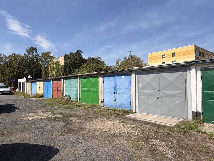 Pronájem garáže 19 m² — Vinohradská, Chomutov, Ústecký kraj