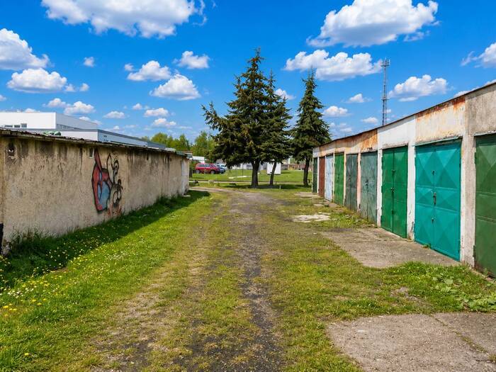 Pronájem garáže 20 m² — Spořická, Chomutov, Ústecký kraj
