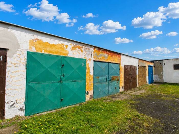 Pronájem garáže 20 m² — Spořická, Chomutov, Ústecký kraj