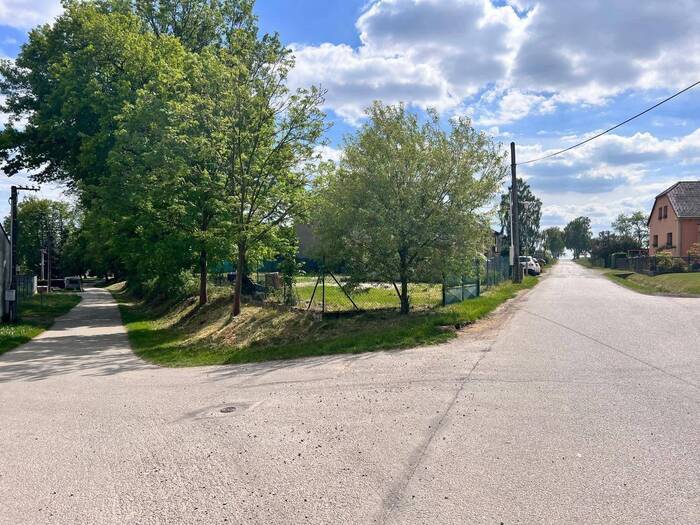 Prodej pozemku pro bydlení 460 m² — Pleše 1318/